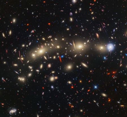 Uzay teleskobu ile en küçük ölçeğine kadar 19 galaksinin fotoğrafı 5