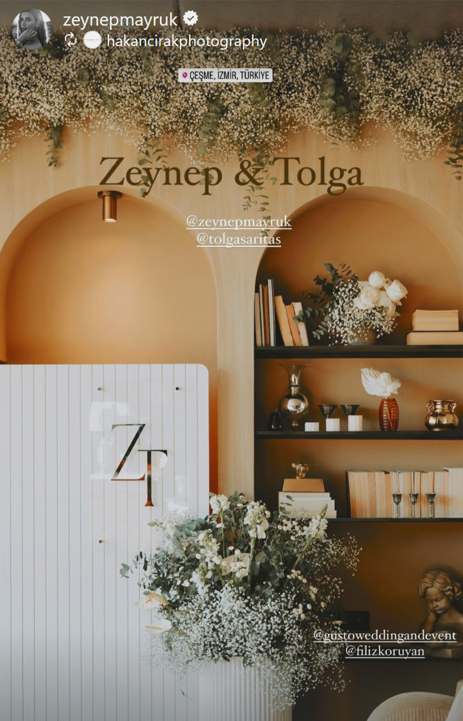 Tolga Sarıtaş ile Zeynep Mayruk nişanlandı 1