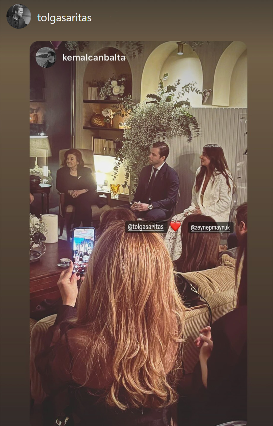 Tolga Sarıtaş ile Zeynep Mayruk nişanlandı 5