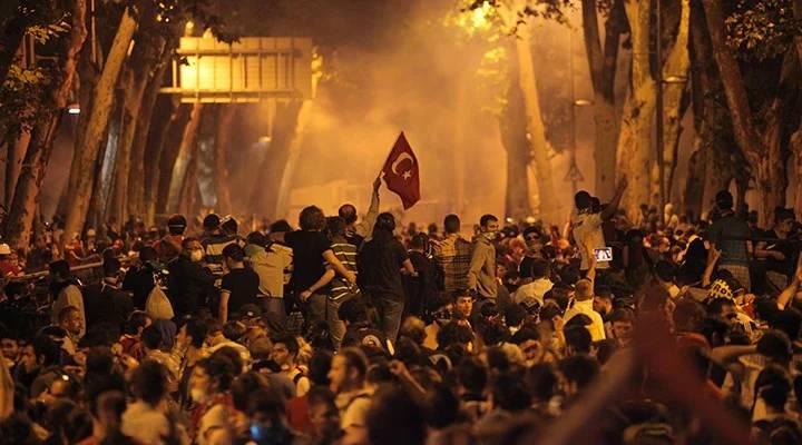 Gezi protestoları sırasında hafızalara kazınan kareler... 11