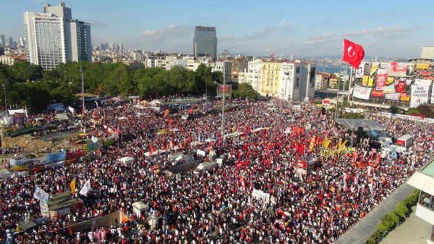 Gezi protestoları sırasında hafızalara kazınan kareler... 17