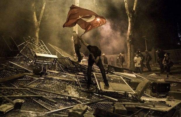 Gezi protestoları sırasında hafızalara kazınan kareler... 26