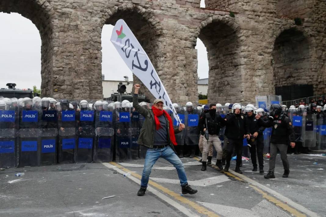 Saraçhane ve Taksim'den 1 Mayıs görüntüleri; barikat, toma, polis 4