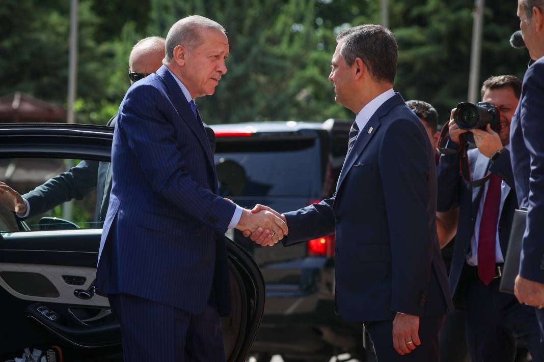 Erdoğan 18 yıl sonra CHP Genel Merkezi'nde: İşte ilk fotoğraflar 15