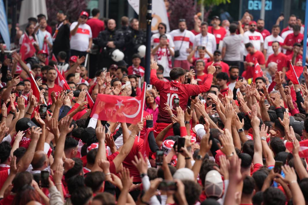 Almanya sokaklarında büyük coşku 1