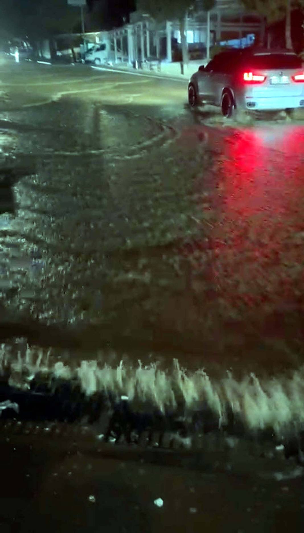 Bodrum'da isale hattı patladı; 36 saat su kesintisi yaşanacak 1