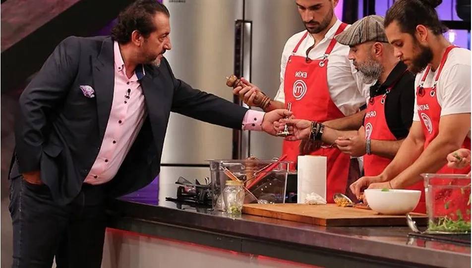 MasterChef jürisi Mehmet Yalçınkaya eline ne olduğunu açıkladı! 4