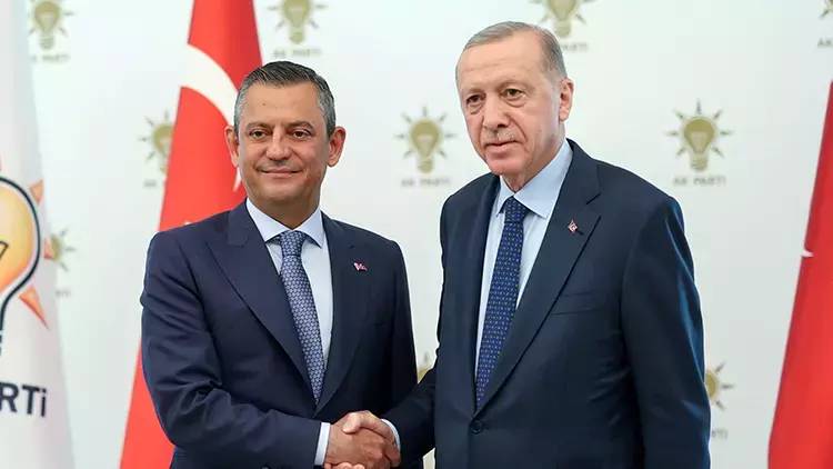 Vatandaşların %92,5’i Erdoğan-Özel görüşmesinin siyasette yumuşamaya sebep olmayacağını düşünüyor 14