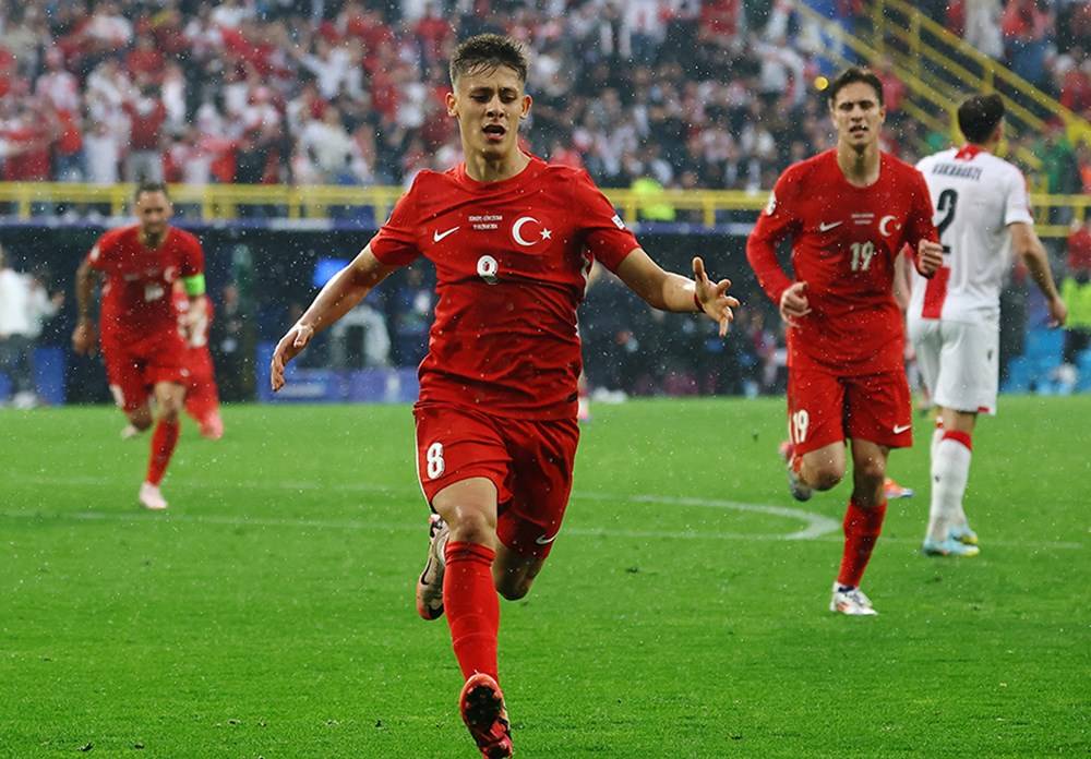 EURO 2024'e damga vuran kadro açıklandı: A Milli Takım'dan 3 Türk futbolcu yer aldı 8