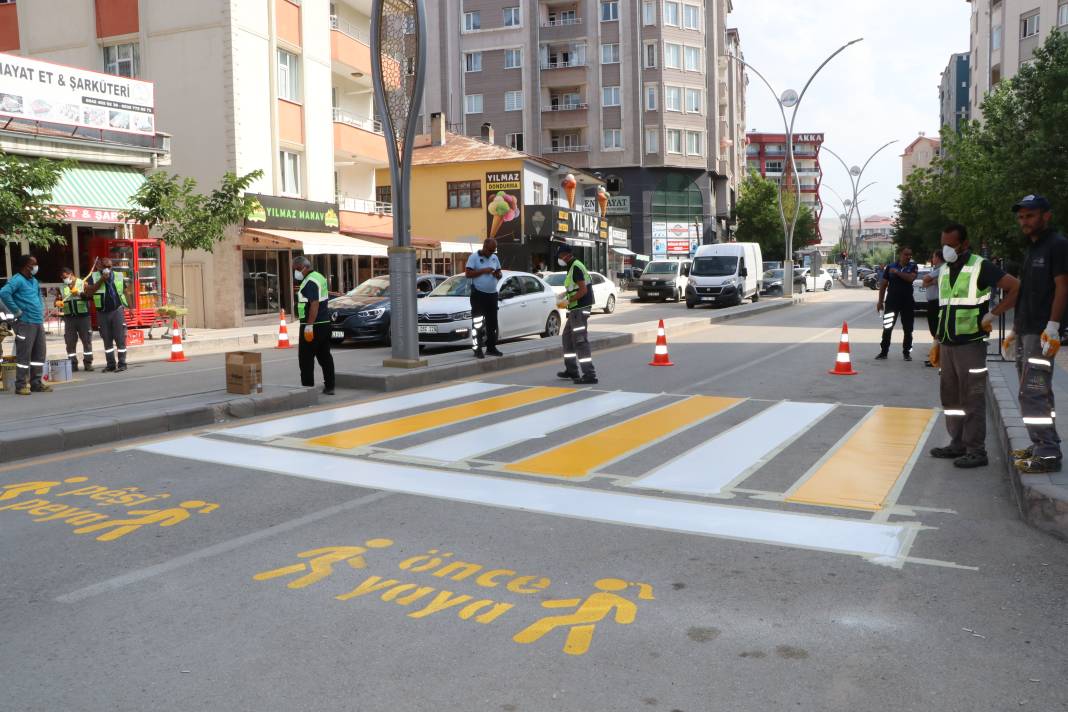 Van'da trafik düzenlemesinde Türkçe ve Kürtçe uyarılar 2