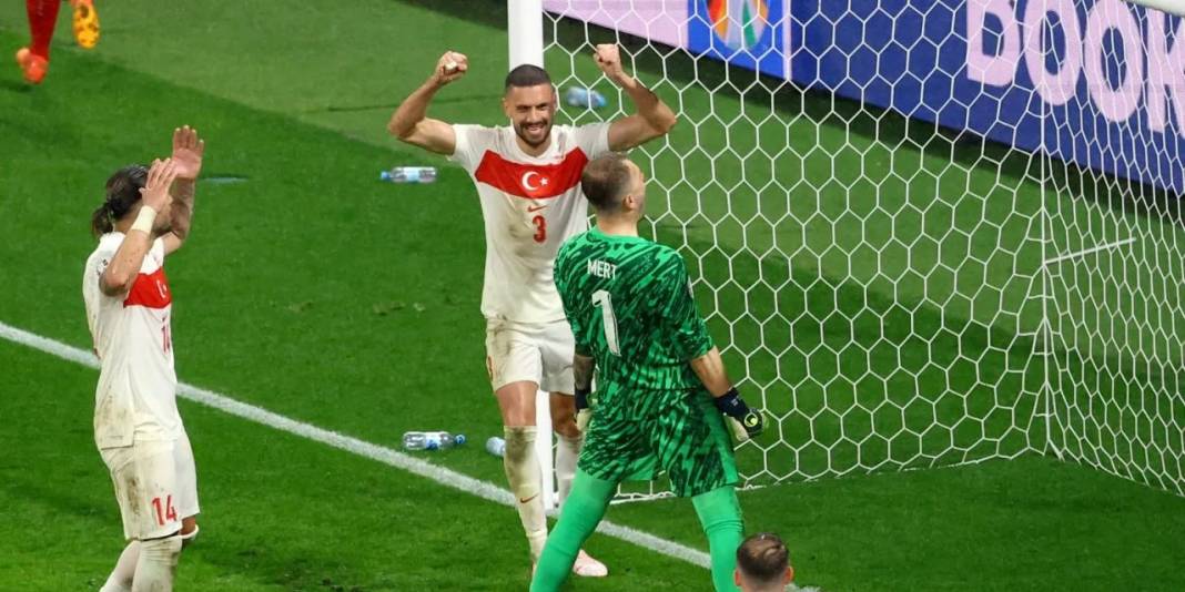 Merih Demiral’ın 'bozkurt selamına' tepkiler geldi: İşte o paylaşımlar... 2