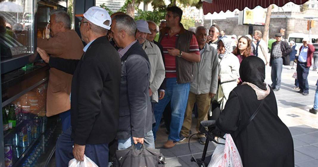 O uygulama tarihe karıştı: 65 yaş üstü herkese bugünden itibaren ücretli oldu! 3