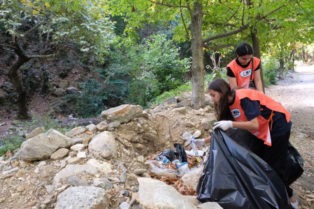 Osmangazi Belediyesi'nden çöp toplama etkinliği 5