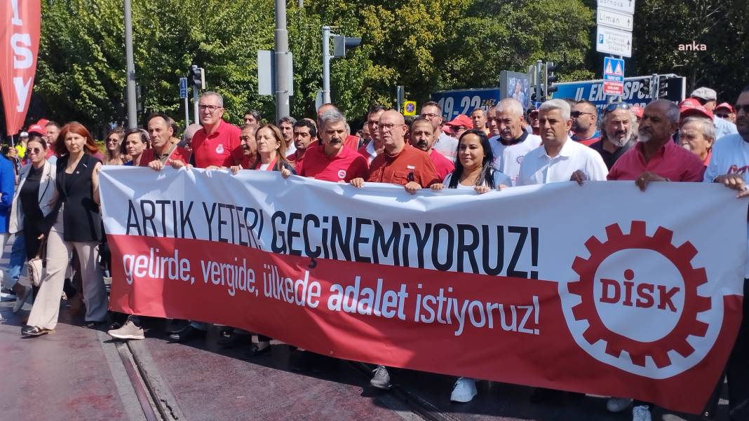 DİSK'ten İzmir Büyük İşçi Buluşması: 'Gelirde, vergide, ülkede adalet' 5