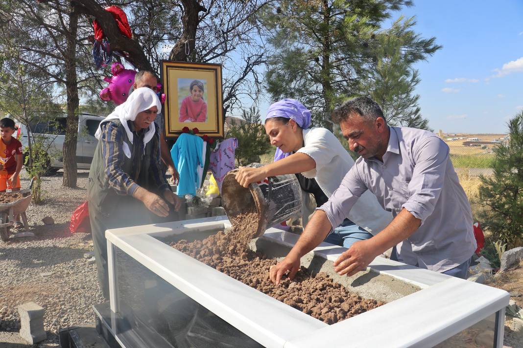 Narin'in mezarı yapıldı: Başucuna Türk bayrağı dikilecek 7