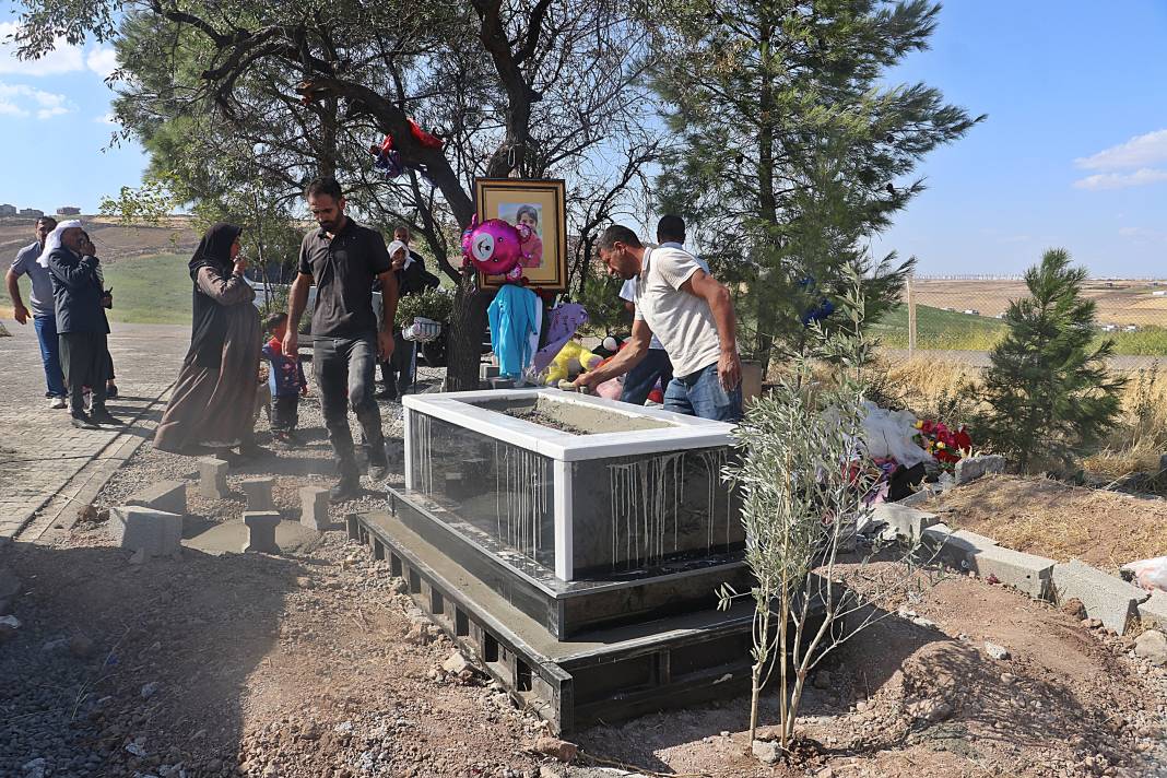 Narin'in mezarı yapıldı: Başucuna Türk bayrağı dikilecek 8