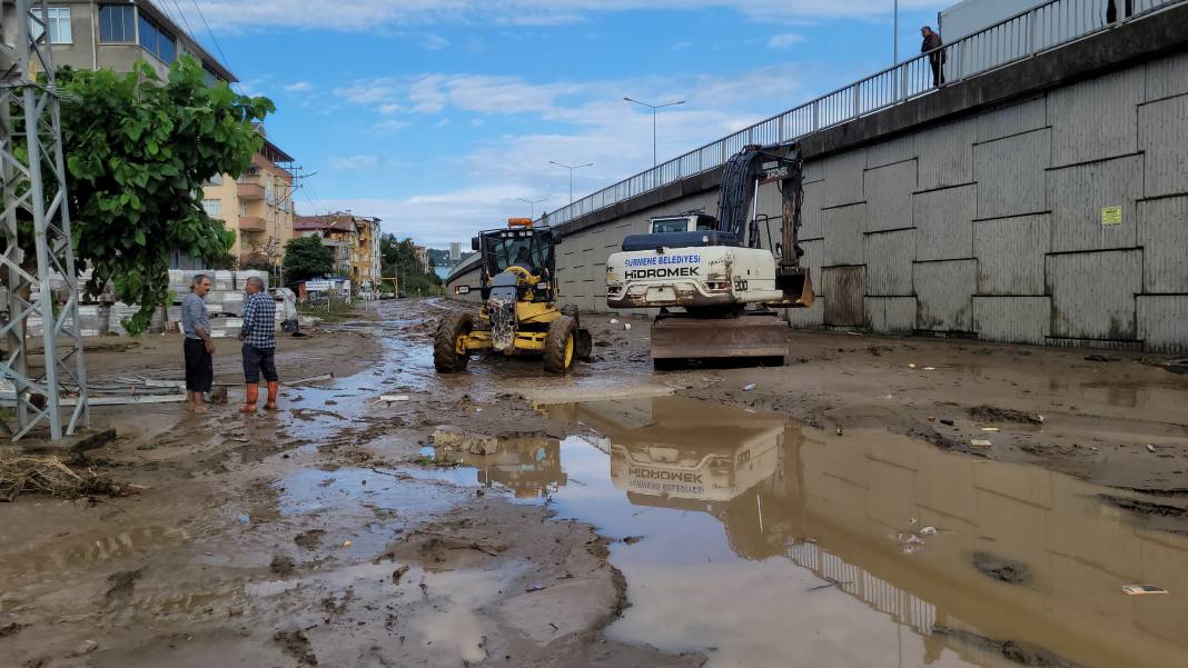 Trabzon’da şiddetli yağışlar sel ve heyelanlara yol açtı 3