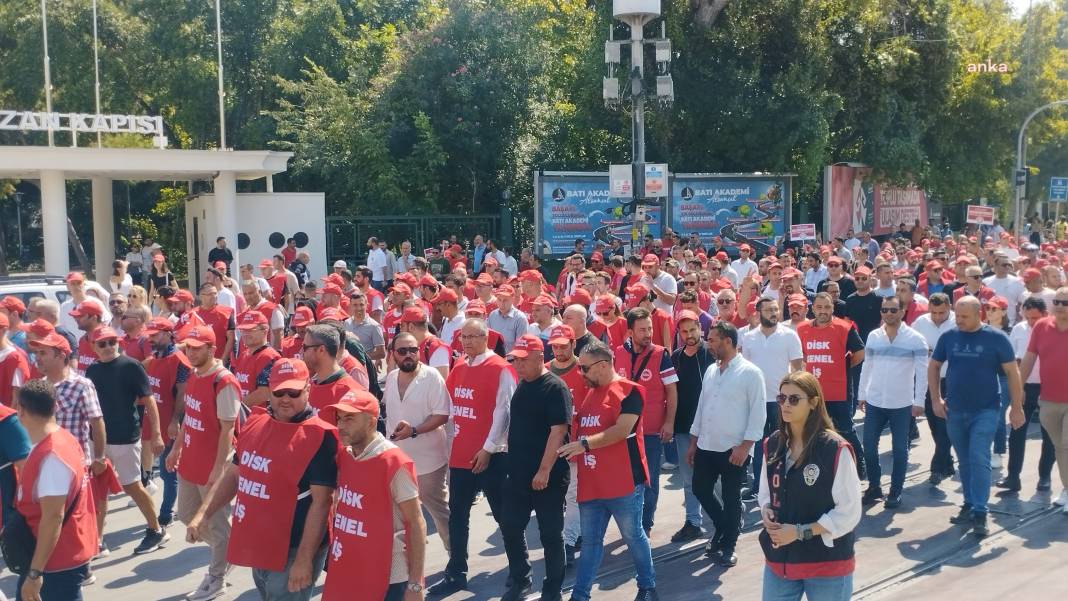 DİSK'ten İzmir Büyük İşçi Buluşması: 'Gelirde, vergide, ülkede adalet' 1