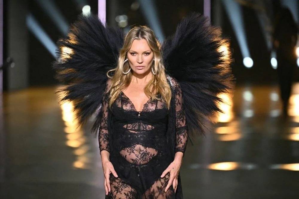 Victoria’s Secret defilesi 6 yıl aradan sonra geri döndü: Melekler podyumda! 9