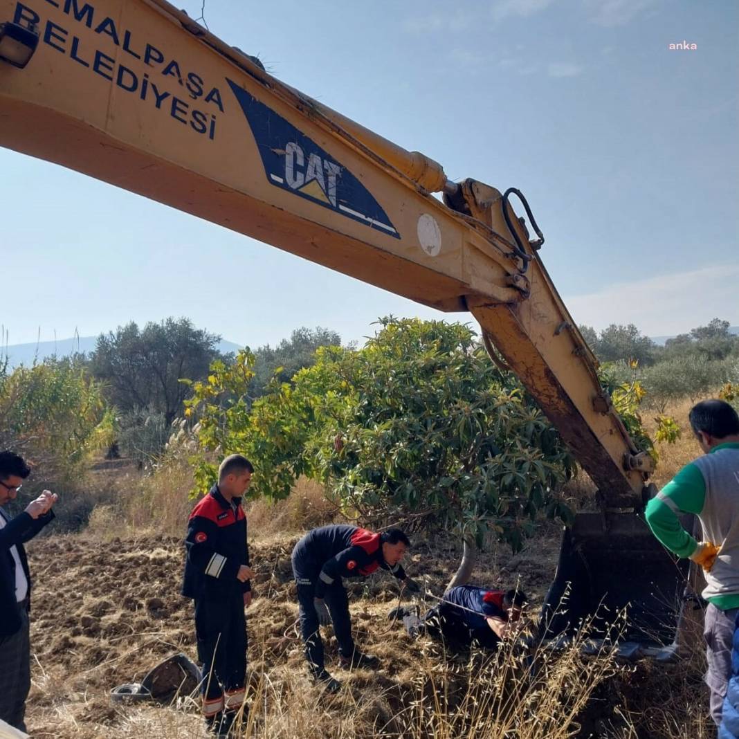 İzmir'de su kuyusuna düşen yılkı atı kurtarıldı 2