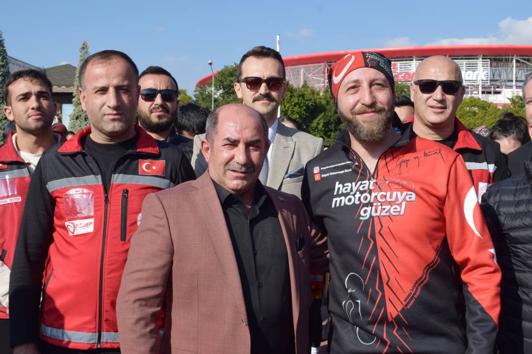 Antalya’da motosikletli kortej, kadına yönelik şiddete dikkat çekti 6