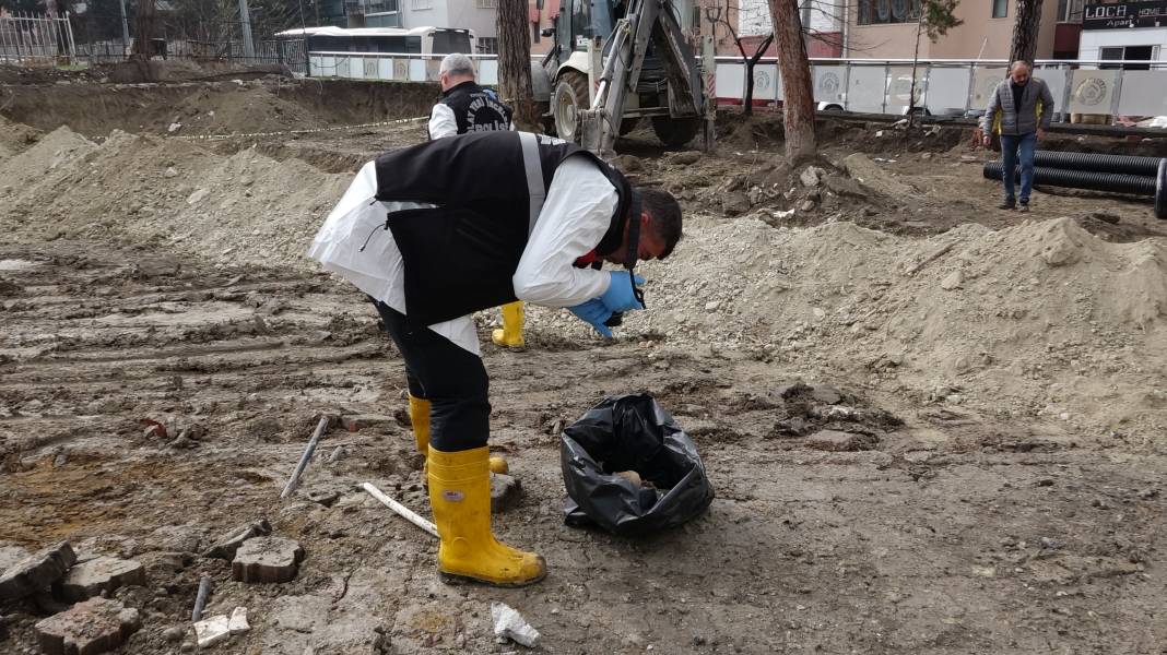 Burdur'da kanalizasyon kazısında insan kemikleri bulundu 1