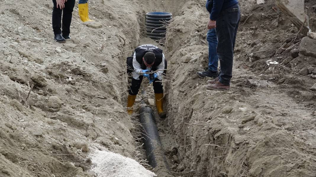 Burdur'da kanalizasyon kazısında insan kemikleri bulundu 2