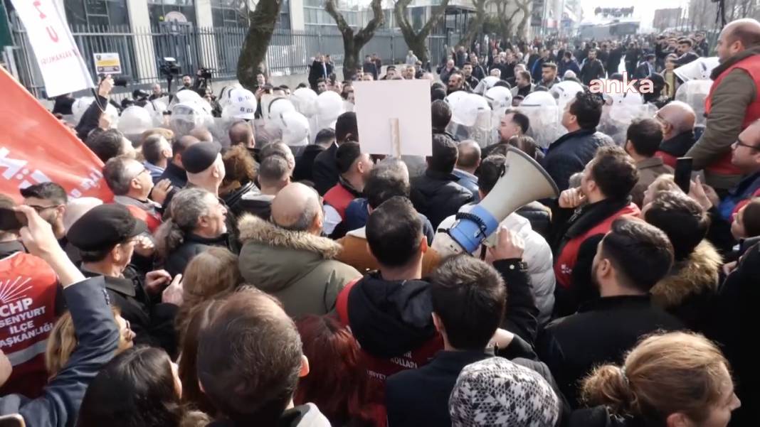 Çağlayan'da barikatın aşıldığı ve polisin biber gazı sıkıldığı anlar 3