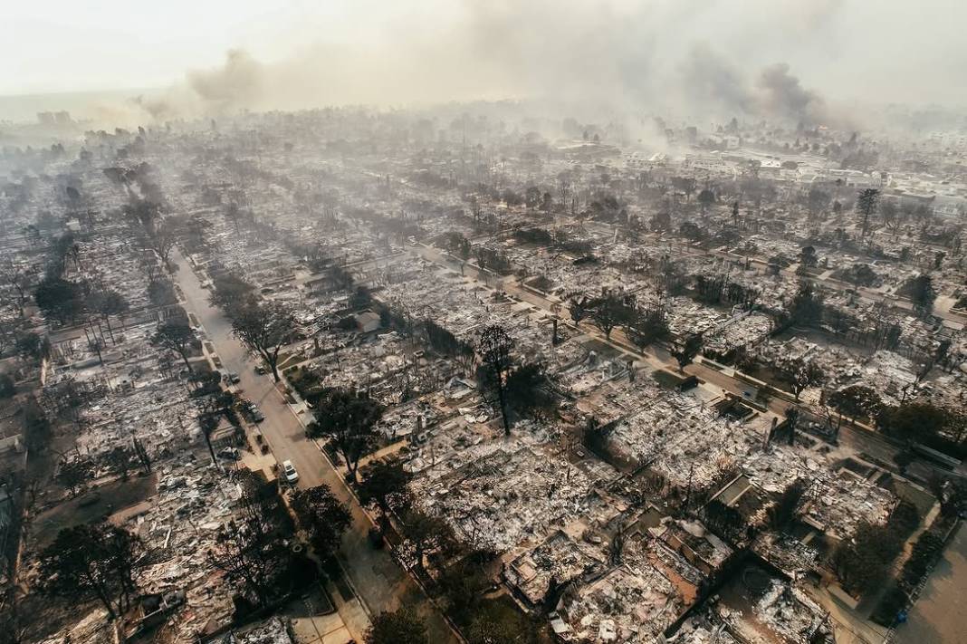 Los Angeles'taki yangın sürüyor: 5 kişi öldü, en az 137 bin kişi tahliye edildi 11