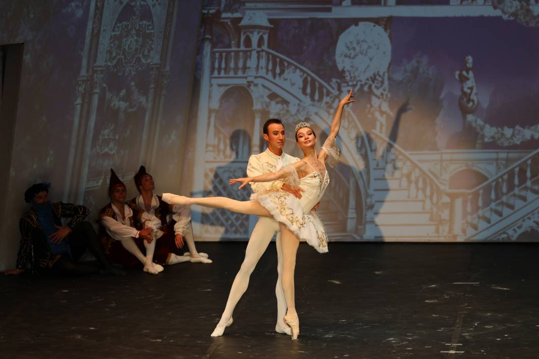 Bodrum Kalesi'nde masal gibi bir gece: Uyuyan Güzel 3