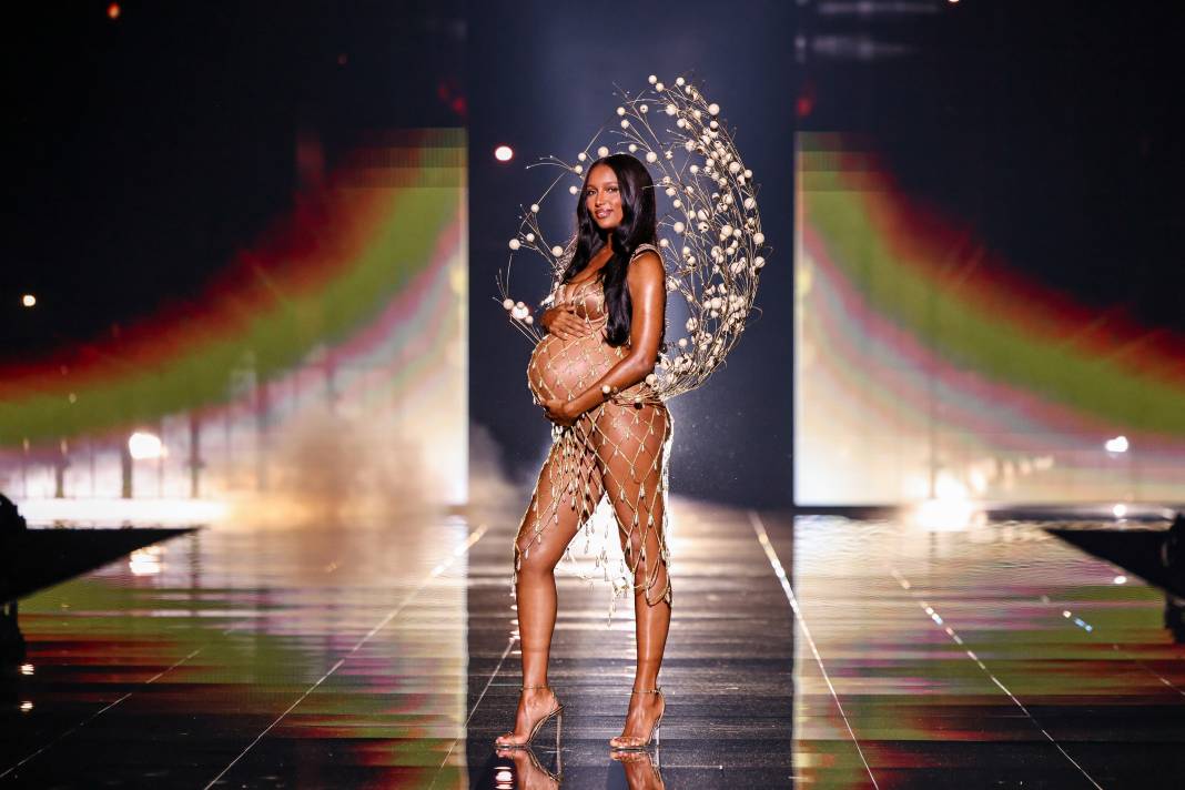 Moda tarihine geçen gece: Melekler yine büyüledi! 12