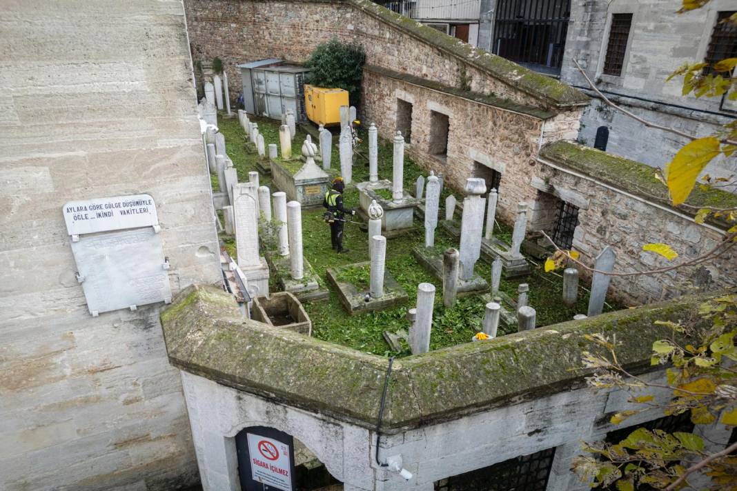 İBB tarihi camilerde temizlik ve bakımı artırdı 2