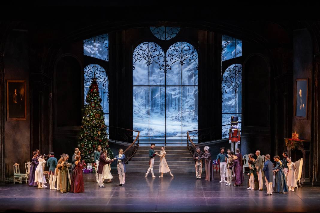 Yeni yıl klasiği “Fındıkkıran” balesi sahnede 5