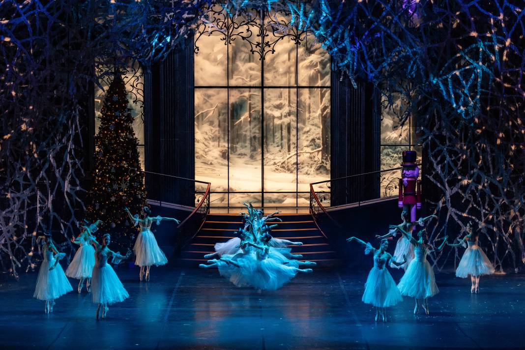 Yeni yıl klasiği “Fındıkkıran” balesi sahnede 1