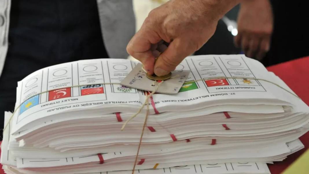 AK Parti'nin kalesinde anket: Oylarını artıran iki parti... 3