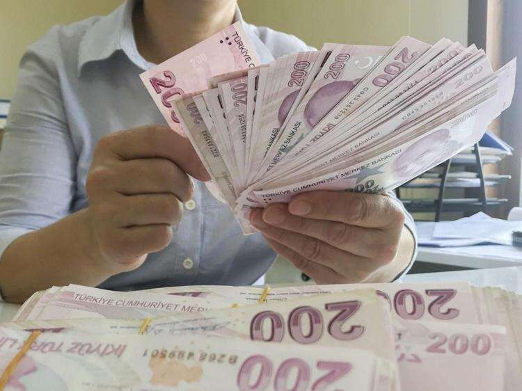 Bankaların yarışı kızıştı: Emekli promosyonunda 60 bin TL detayı 1