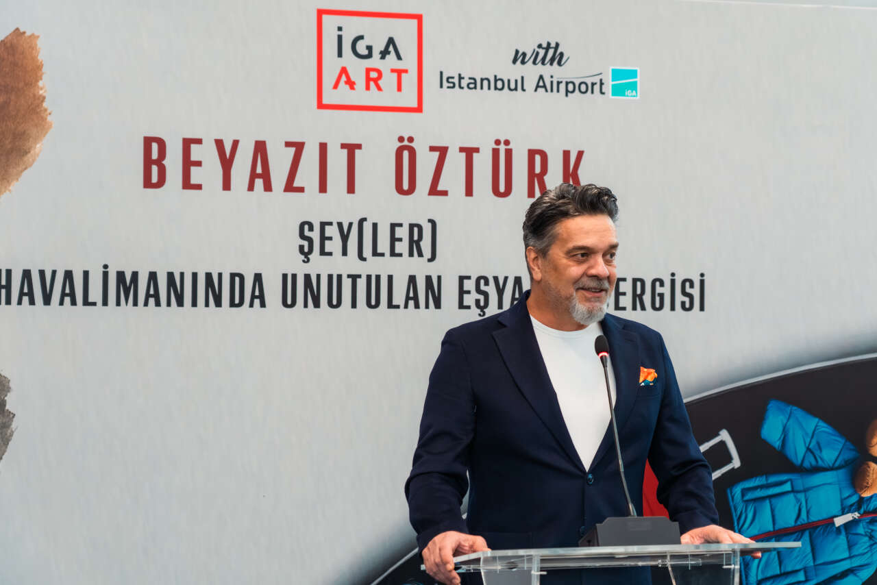 Beyazıt Öztürk havalimanında sergi açtı 1