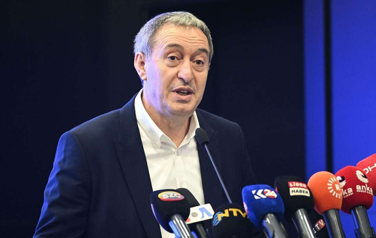 'En beğenilen' siyasetçiler anketinde dikkat çeken farklar! 8