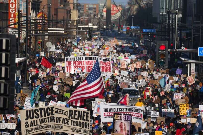 Minneapolis'te binlerce kişi toplandı 3