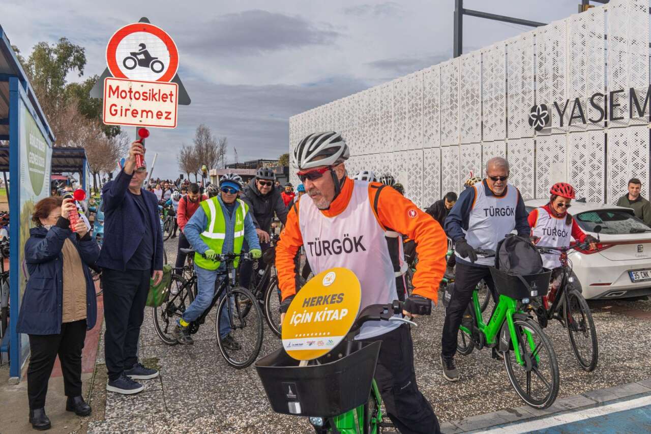 Pedallar, kabartma kitaplar için çevrildi: İzmir’de “Umuda” sürüş 3