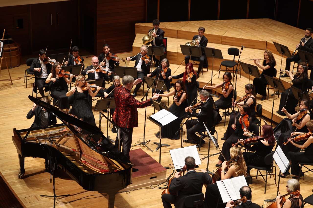 İzmir Devlet Senfoni’de acı gece: Başkemancı Deniz Özasker’e veda 1