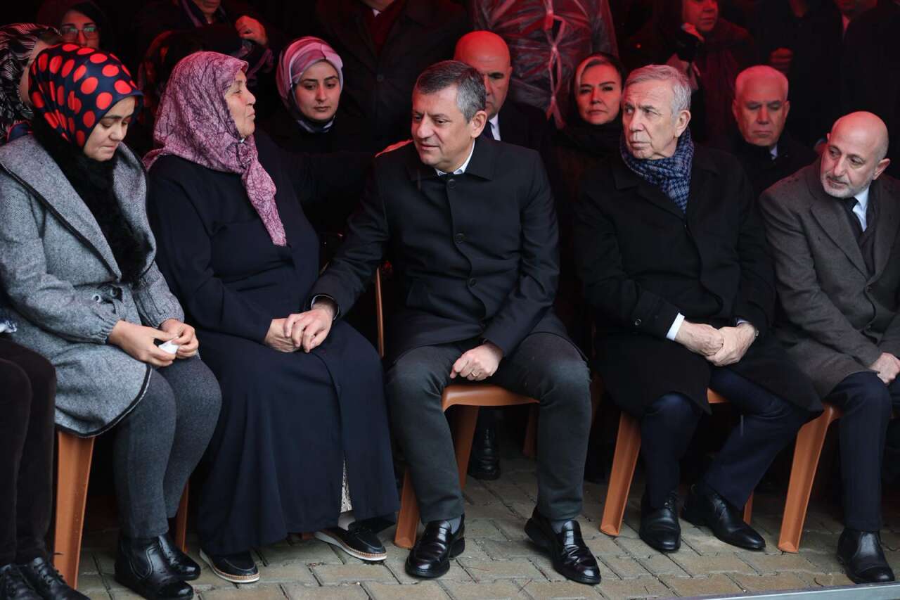 Mustafa Bozbey'den deprem bölgesine ziyaret 4