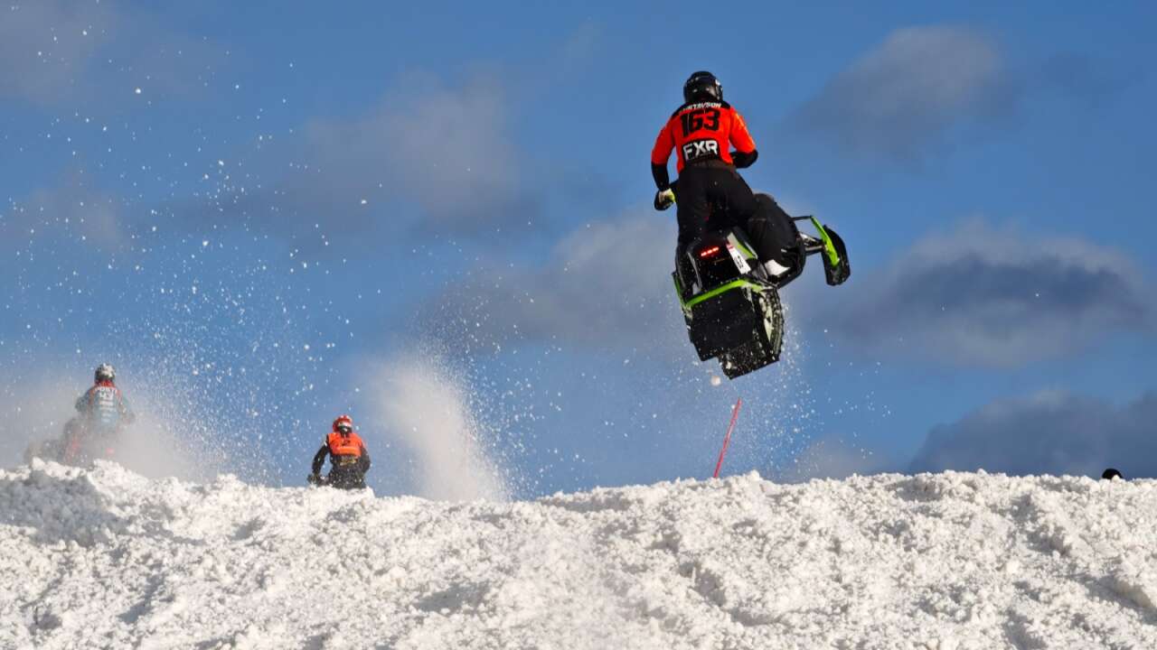 Handüzü’nde sis, kar, motor sesi : SNX finali Rize’de nefes kesti 3