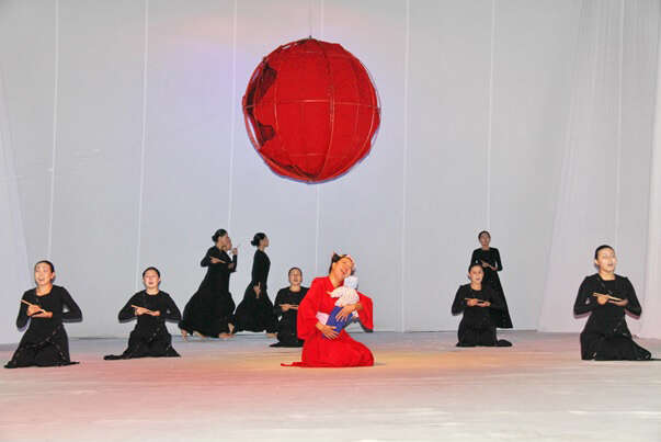 AKM’de bu hafta sahneler sevgiye açılıyor 5