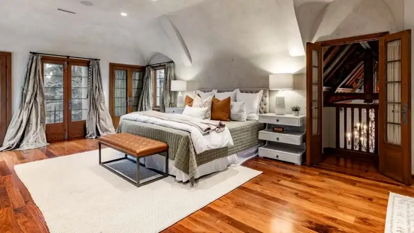 Rektörlük konutu olarak kullanılıyordu: Tarihi şato satışa çıktı 1