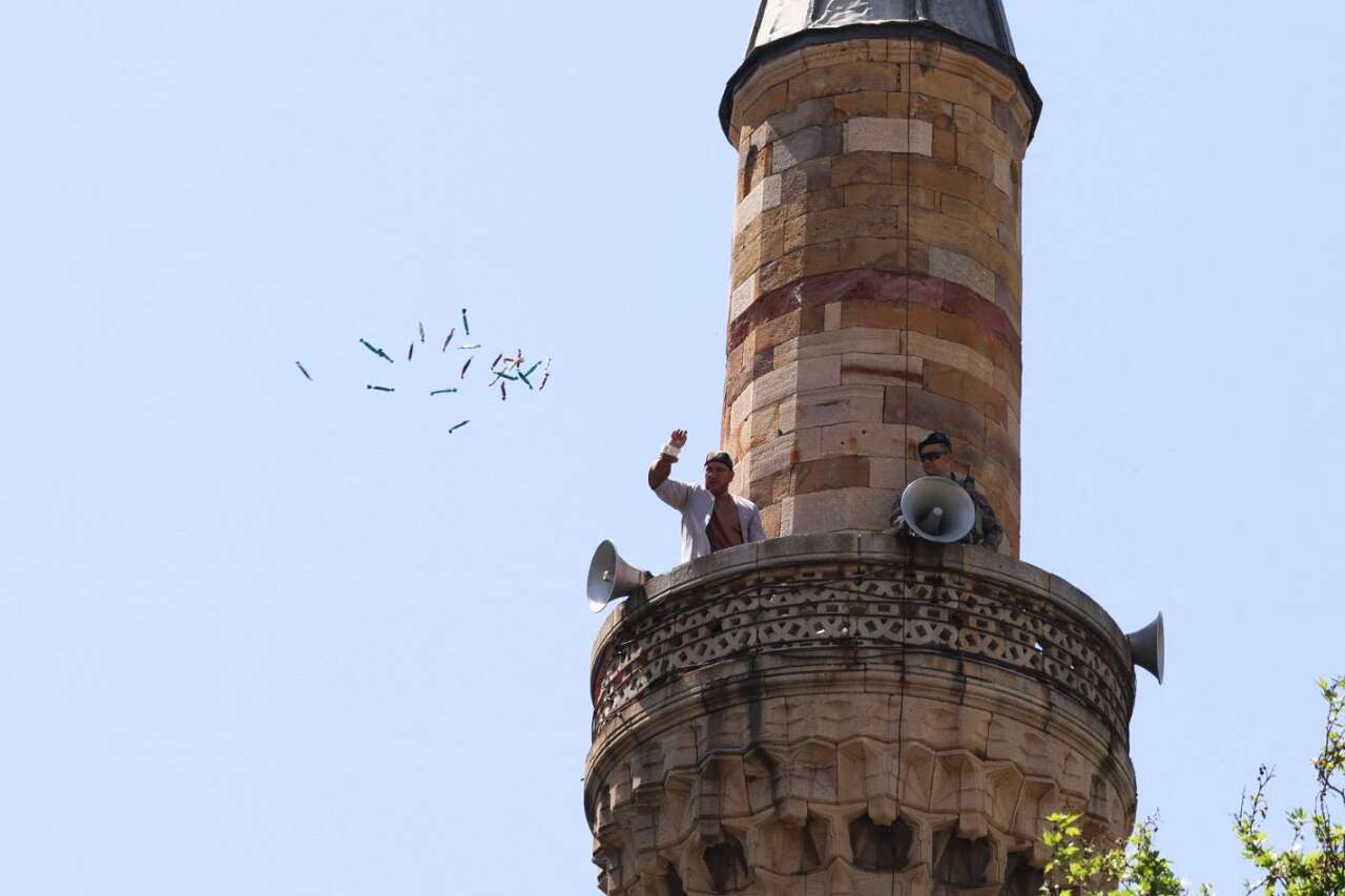 Manisa'da festival sona erdi: 10 ton mesir macunu saçıldı 5