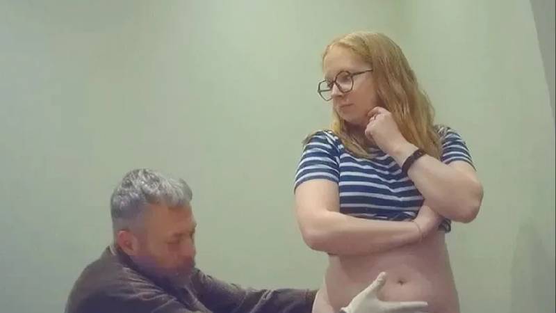 Ahmet Hakan'dan, The Sun'a tepki: Kalça aldırma ameliyatı olmak için doktorla buluşan birinin bademciklerine mi bakılacak?