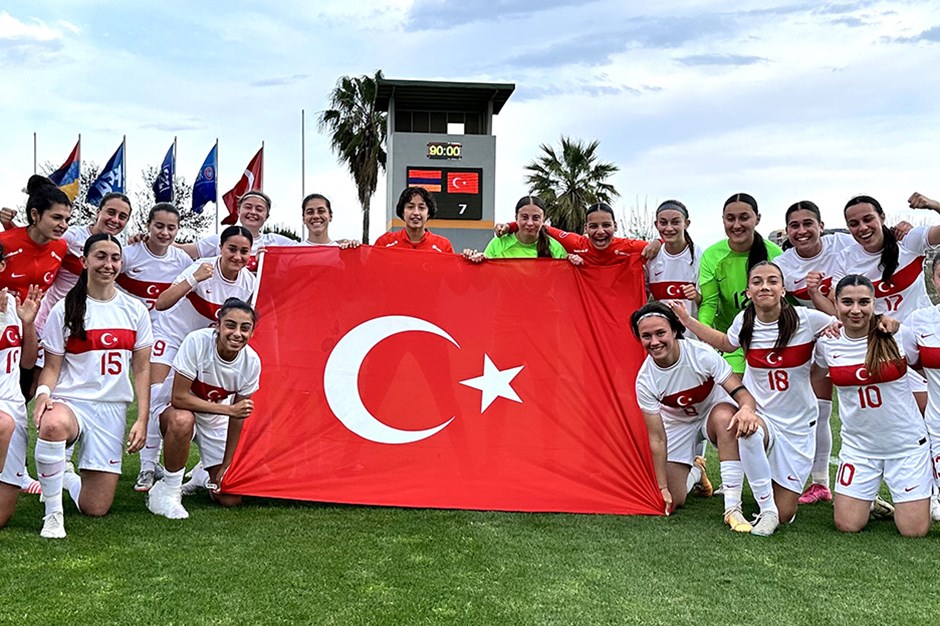 Kızlar, Ermenistan'a gol oldu yağdı: 7-0
