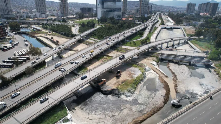 İZSU’dan körfezde kötü kokuya önlem mesaisi devam ediyor
