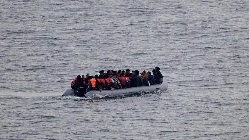 Akdeniz'de göçmen teknesi battı: 1'i çocuk 8 kişi hayatını kaybetti
